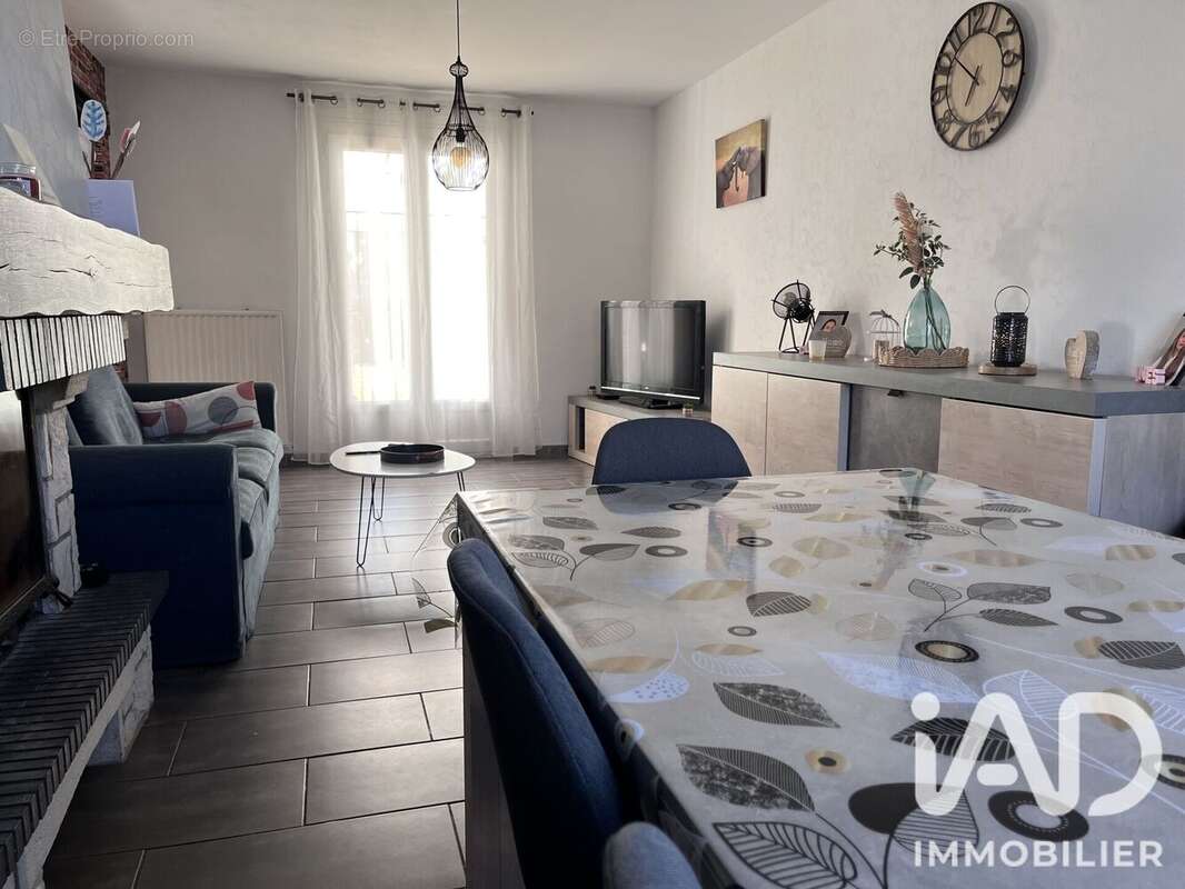 Photo 3 - Maison à CREVECOEUR-LE-GRAND