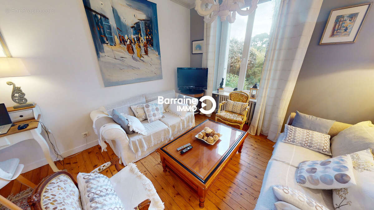 Maison à LE RELECQ-KERHUON