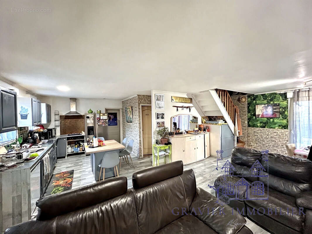 Maison à SAINT-GERMAIN-SUR-AY