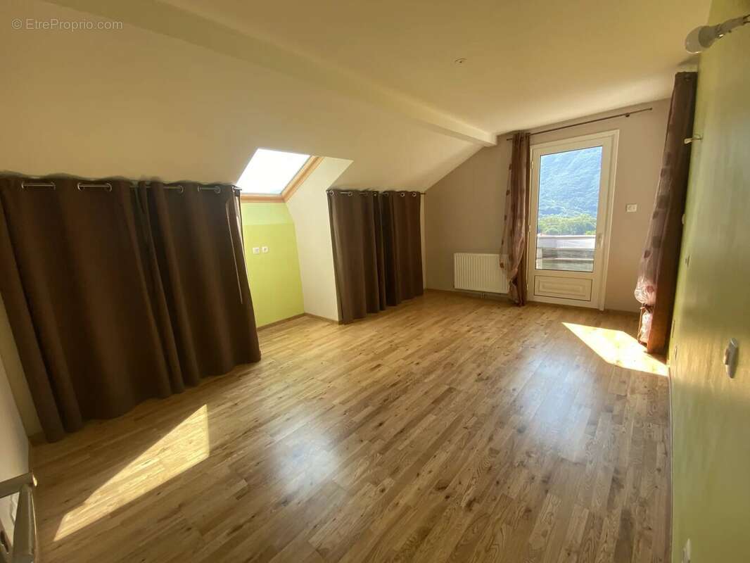 Maison à SAINT-GEORGES-DE-COMMIERS