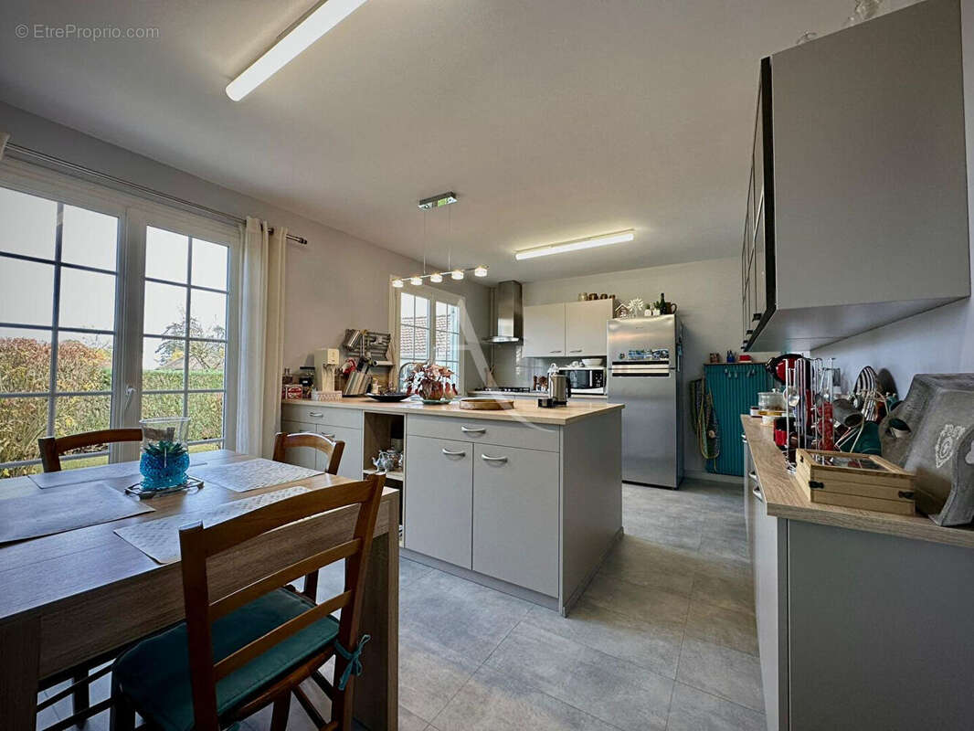 Maison à CHATEAUNEUF-EN-THYMERAIS