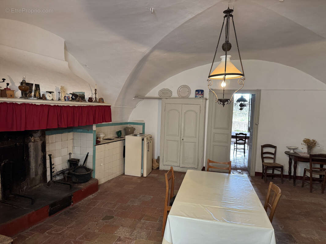 Maison à MONTPEYROUX