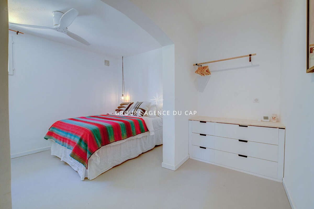 Vue mer sur le golfe de saint tropez provencale de charme renovee avec piscine garage et sous sol aux issambres - photo 14