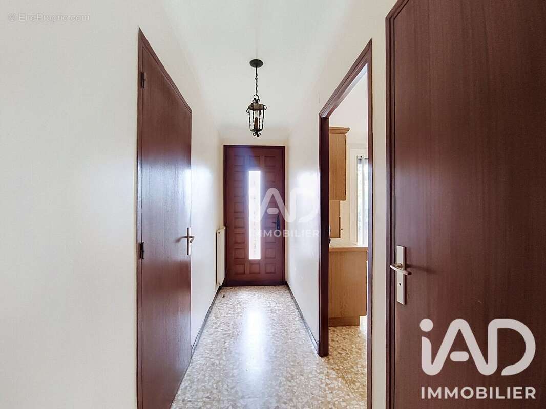 Maison 108 m² à Villeneuve-La-Riviere  - photo 8