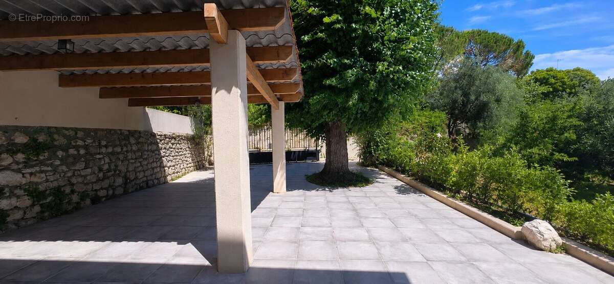 Maison à TOURRETTE-LEVENS