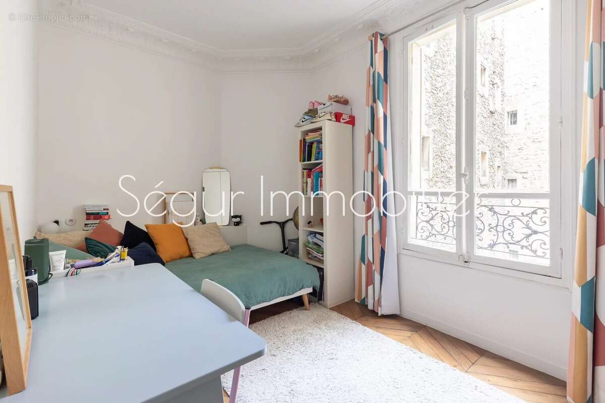 Appartement à PARIS-15E