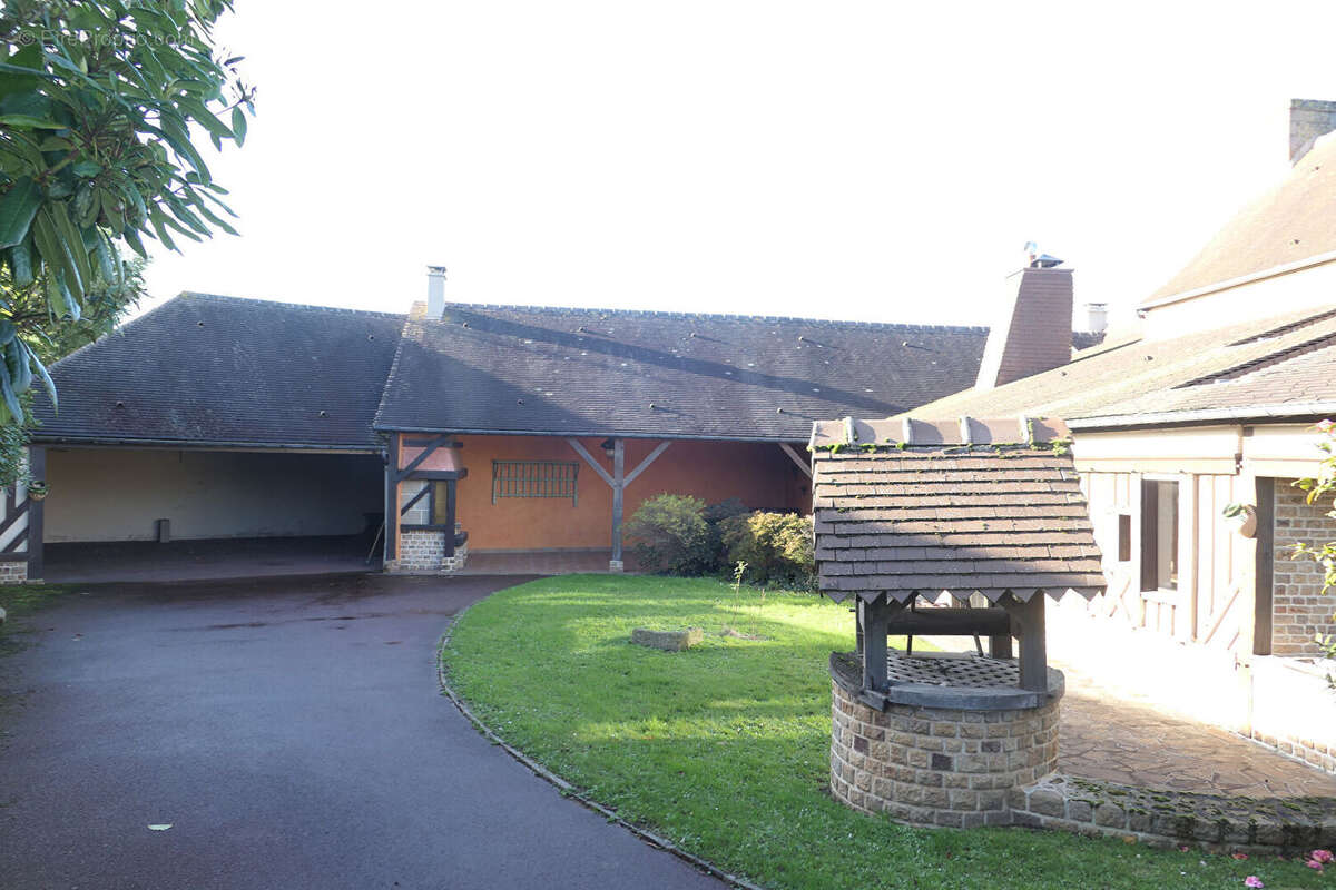 Maison à SAINT-HILAIRE-DU-HARCOUET