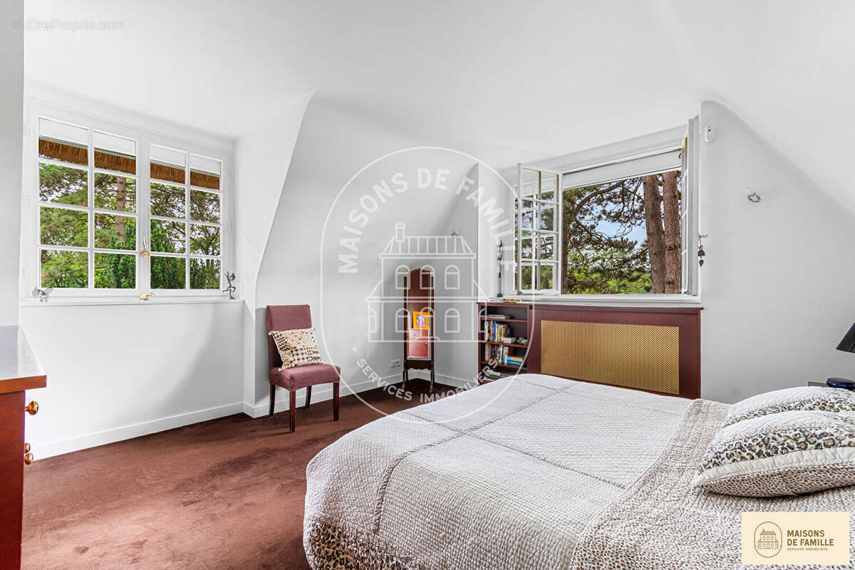 Maison à LA CELLE-SAINT-CLOUD