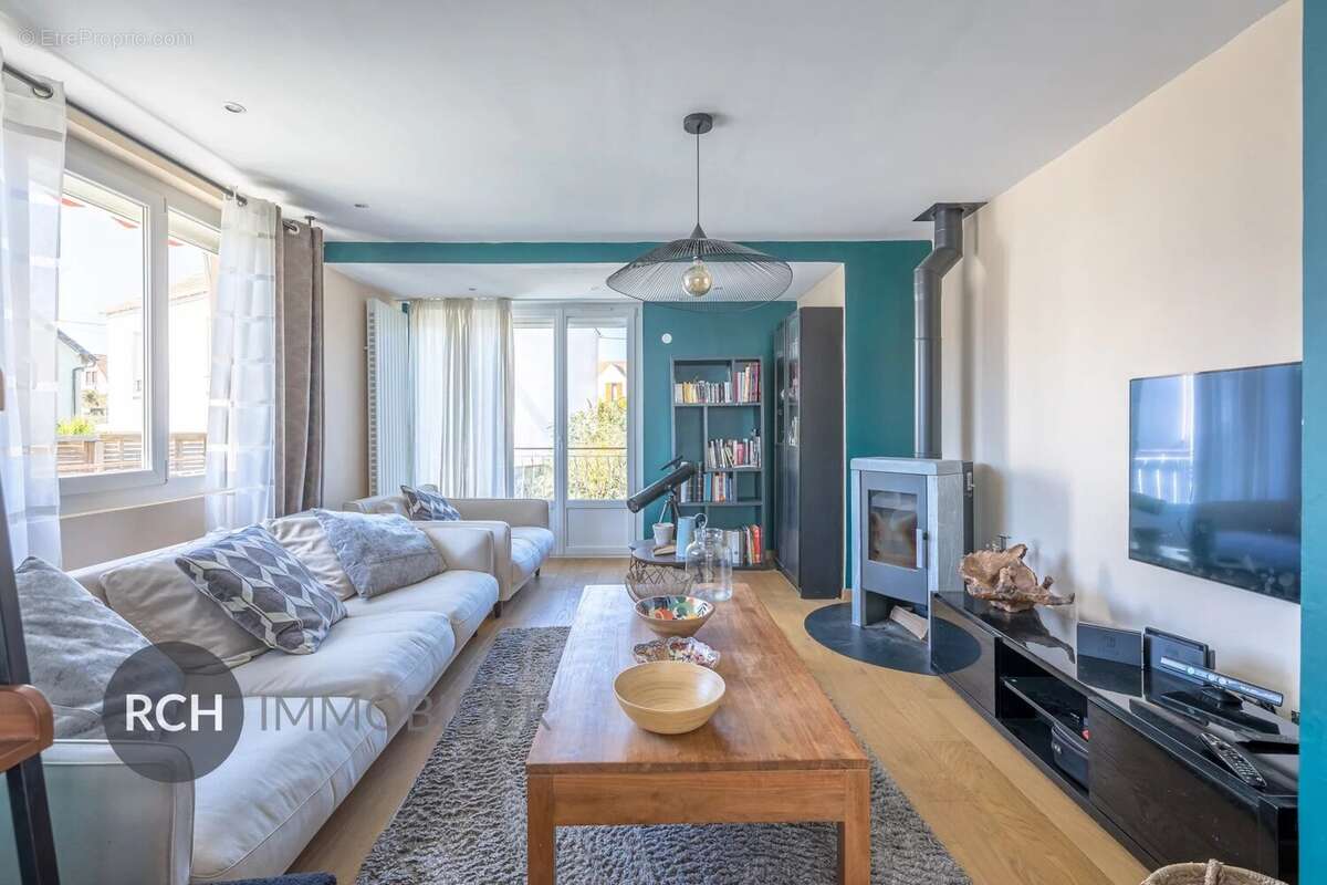 Maison à NEAUPHLE-LE-CHATEAU