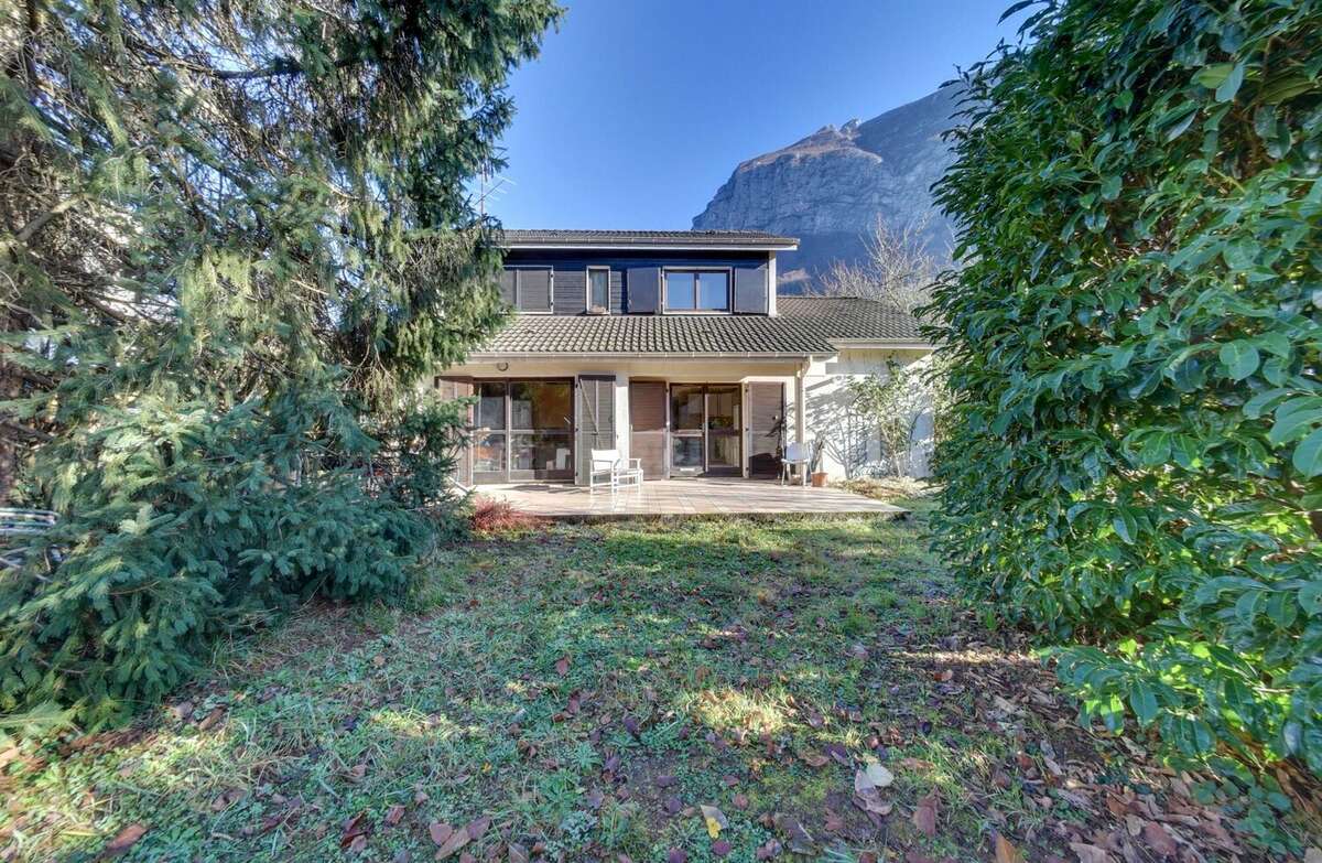 Maison à SAINT-EGREVE