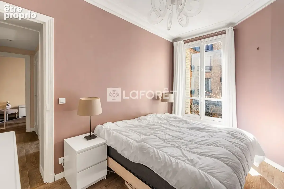 Rue de Lévis - Deux pièces - Etage élevé - Belle copropriété - photo 3