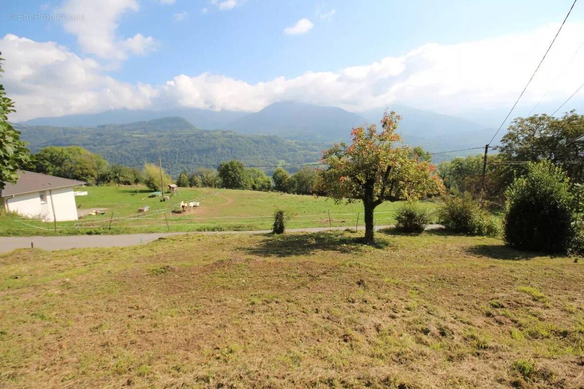 Terrain à LA ROCHETTE