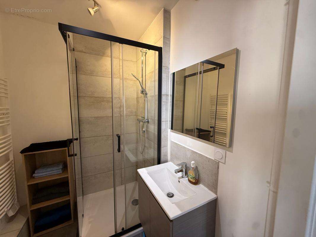 Appartement rénové centre de l'Arbresle - photo 7