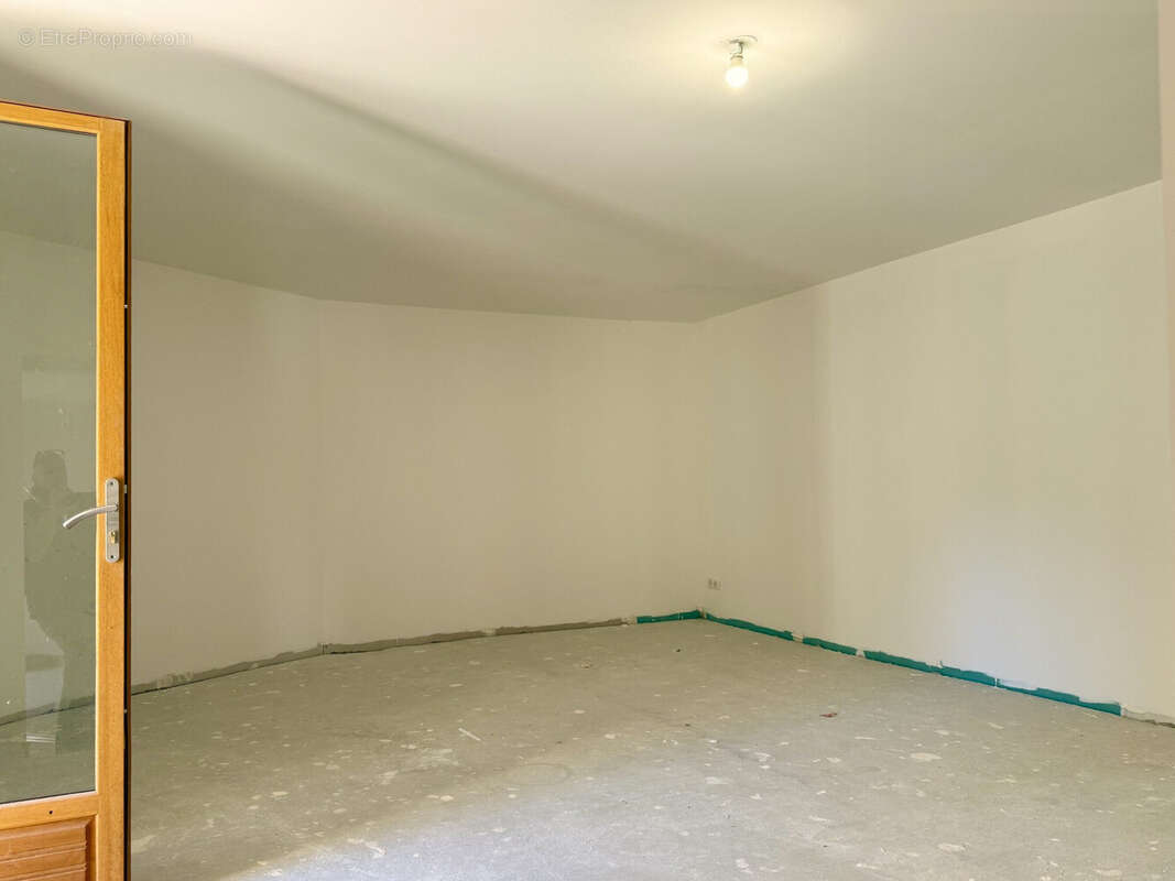 Dickjan POPPEMA d' eXp France vous propose un appartement T5 dans un ancien château - Appartement à SAINT-CHRISTOL