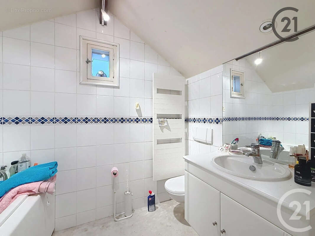 Maison à SAINTE-SAVINE