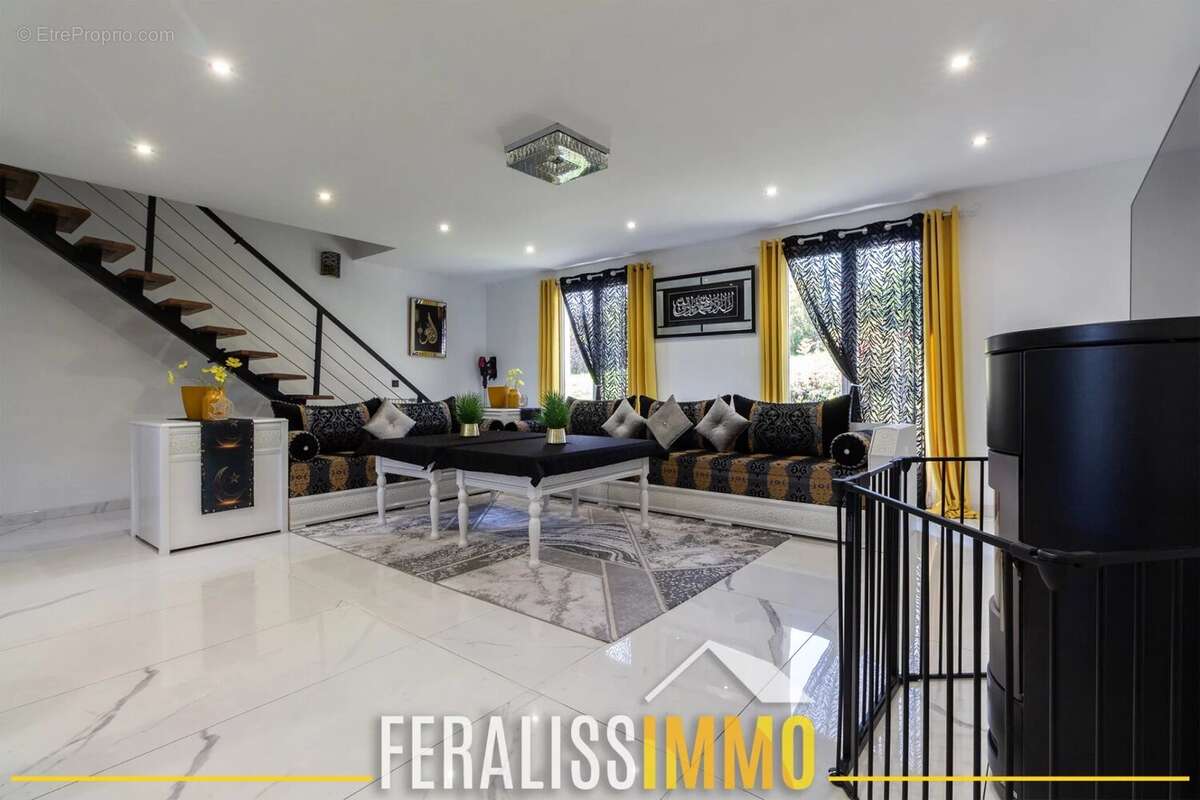 Maison à VAUX-SUR-SEINE