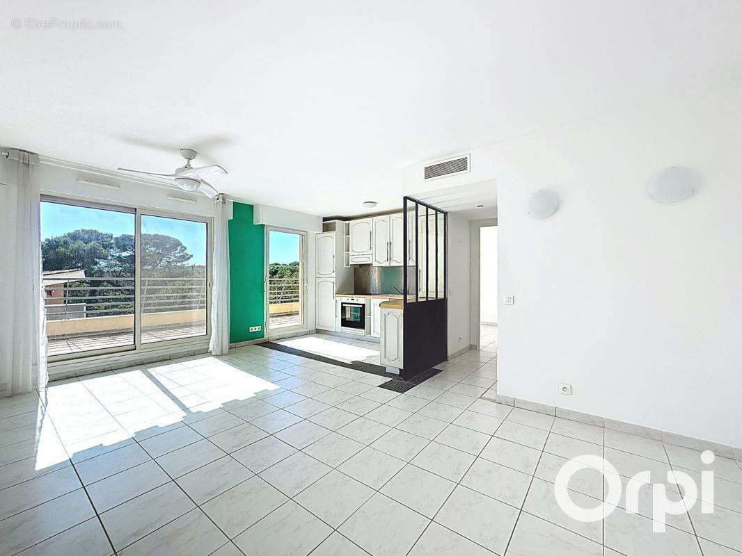 Appartement à VILLENEUVE-LOUBET