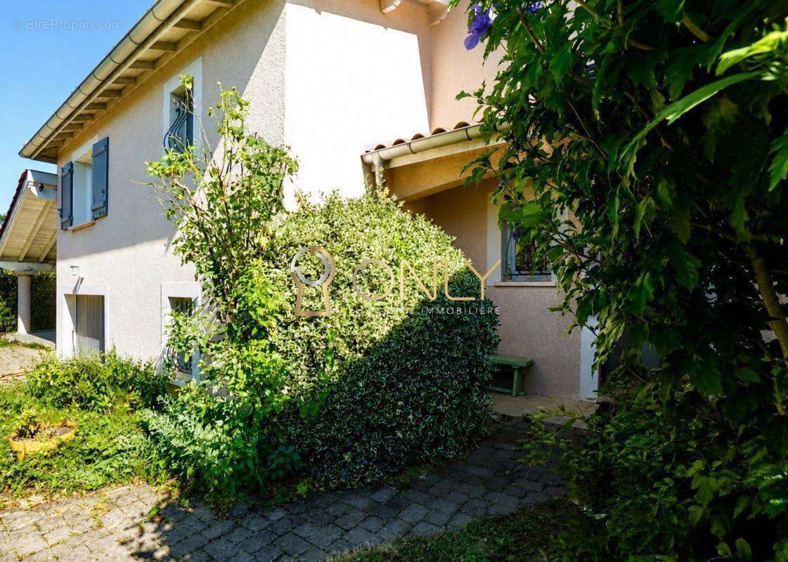 Savigneux - maison - 5 chambres - photo 9
