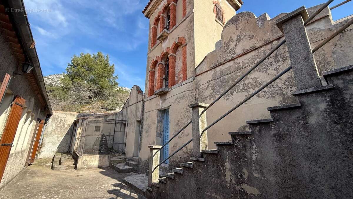 Maison à ROQUEVAIRE