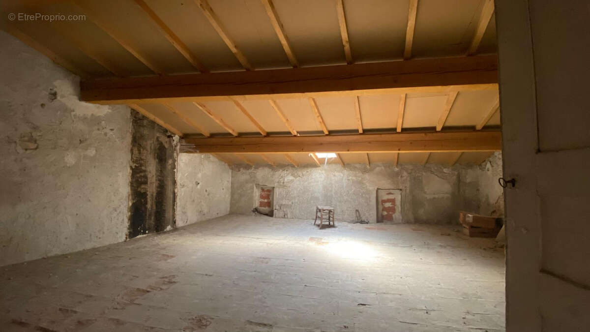 Appartement à LEZIGNAN-CORBIERES