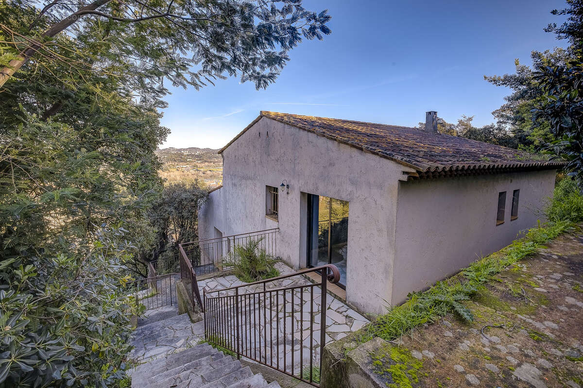 Maison à MANDELIEU-LA-NAPOULE