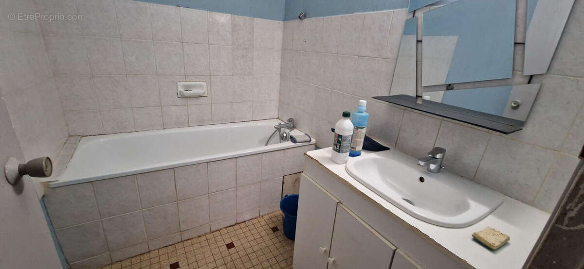 À vendre Appartement T4  A RAFRAICHIR - photo 8