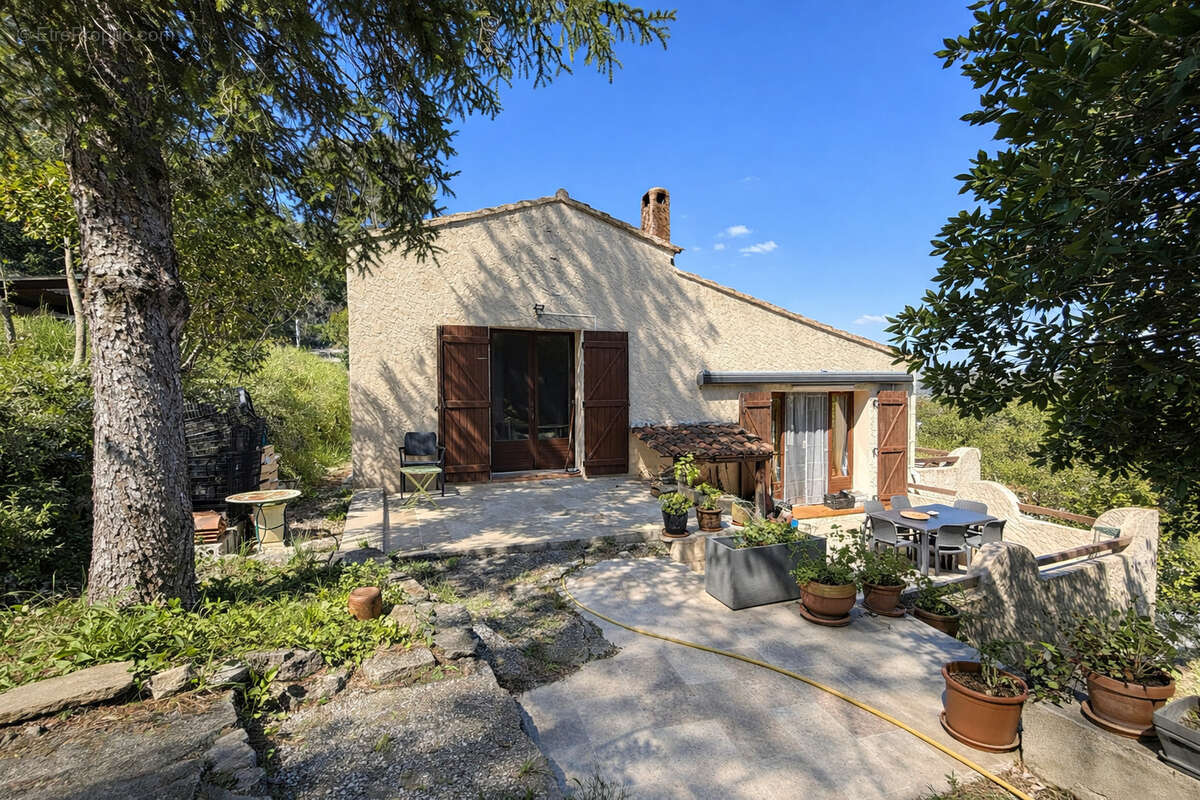 Maison à SOLLIES-TOUCAS