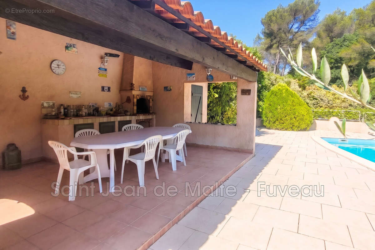 Maison 150 m² à Greasque  - photo 4