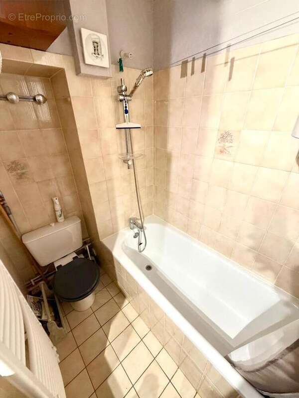   - Appartement à AX-LES-THERMES