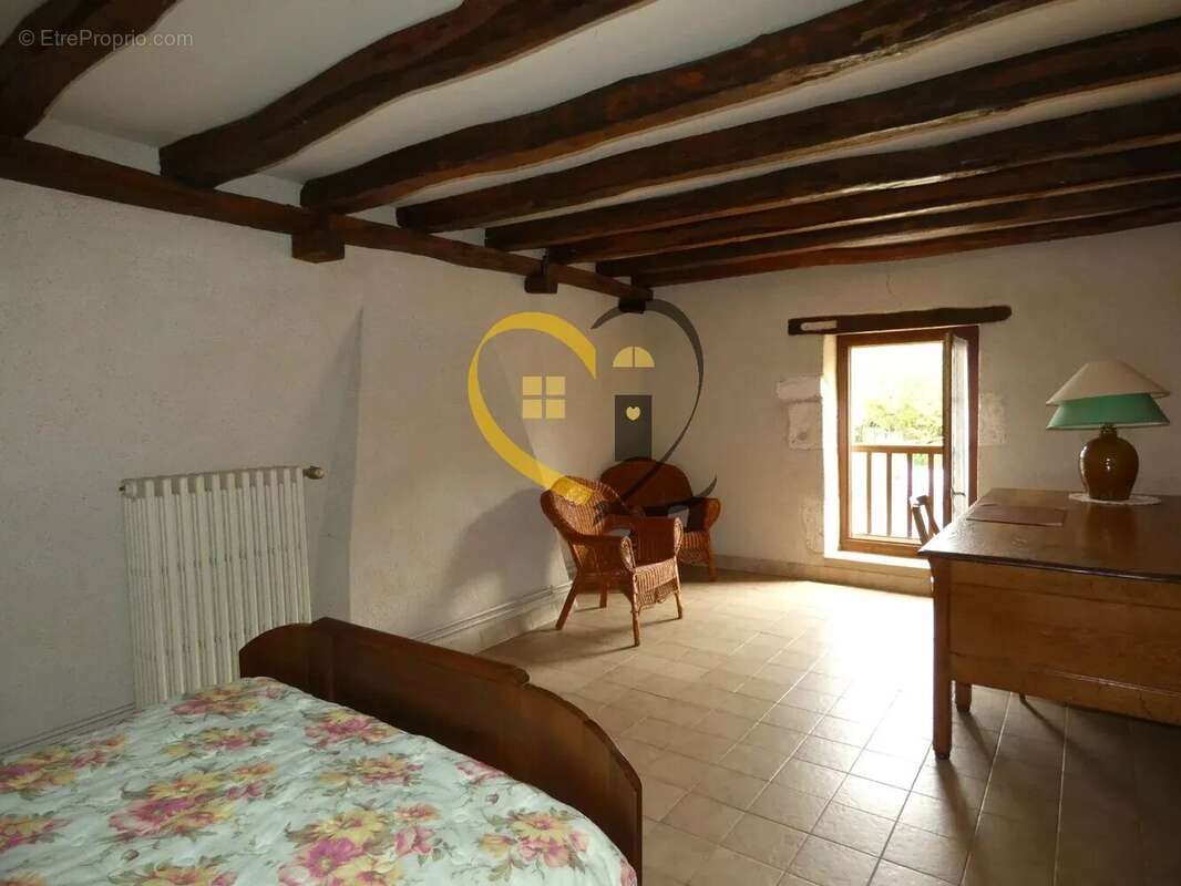 A VENDRE Maison de caractère avec dépendances et grand terrain – Azy - photo 8