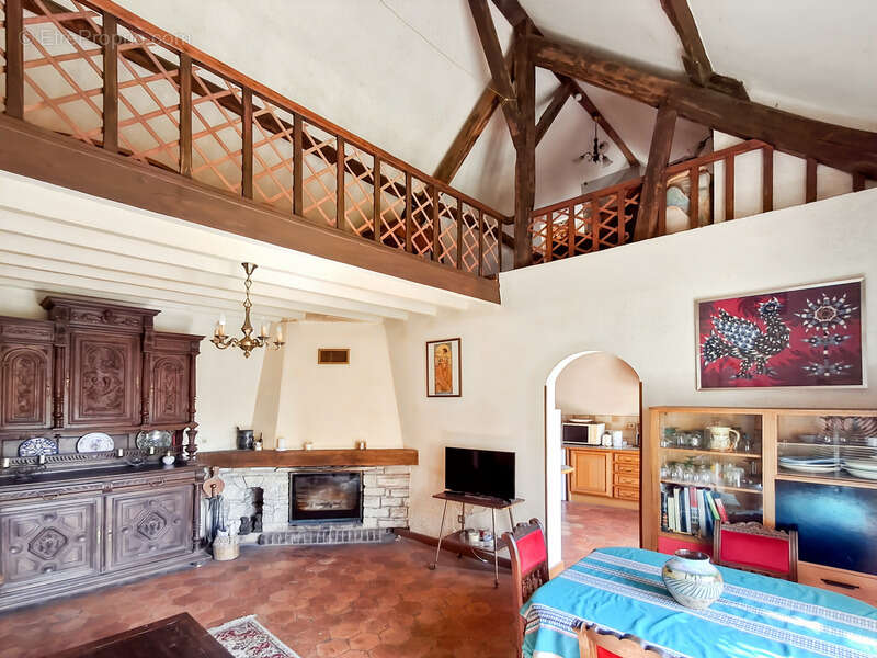 Maison à CLEVILLIERS