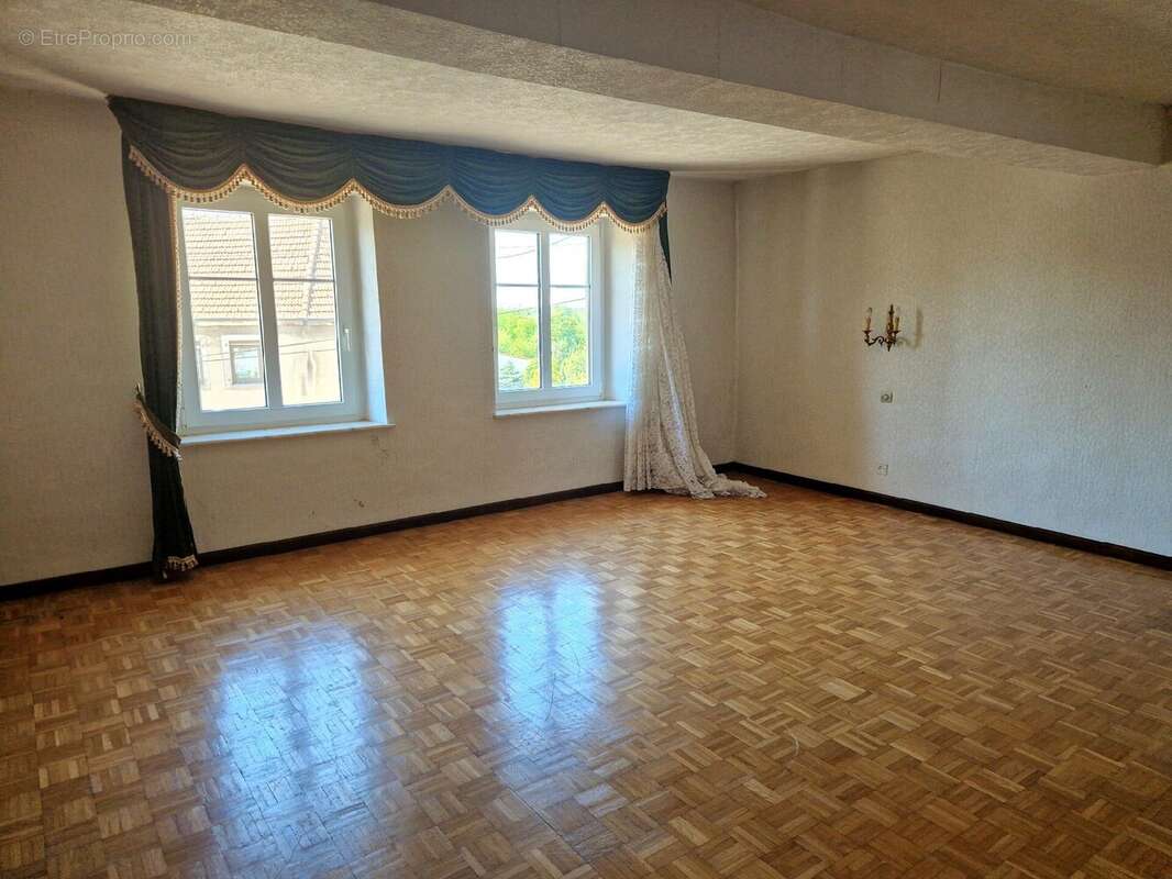 Maison à PUTTELANGE-AUX-LACS