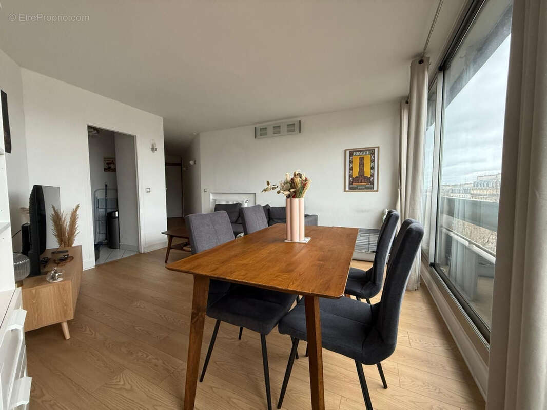 Appartement à PARIS-14E
