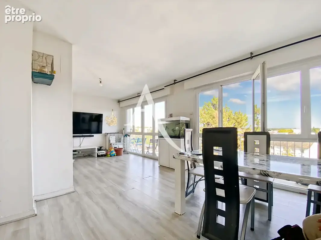Appartement Bois D Arcy 4/5 pièce(s) 79 m2 - photo 12