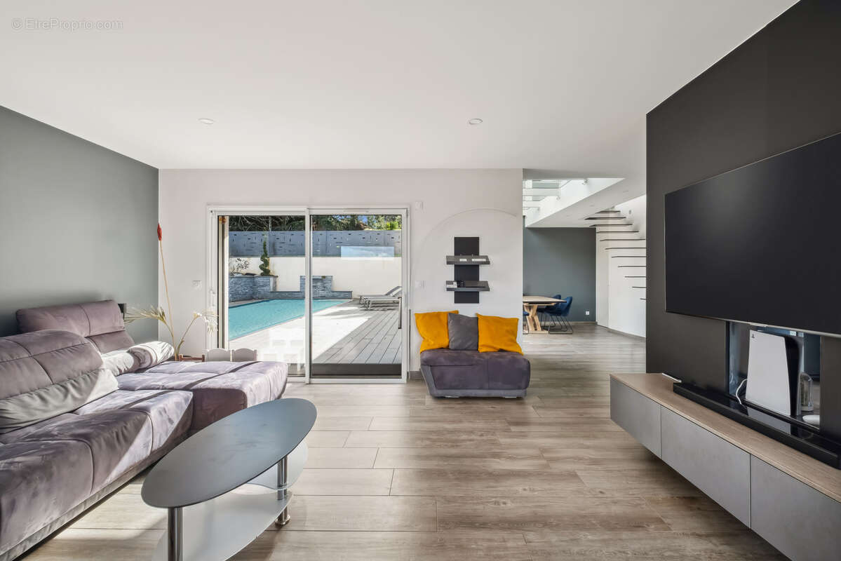 Maison à POLLIONNAY