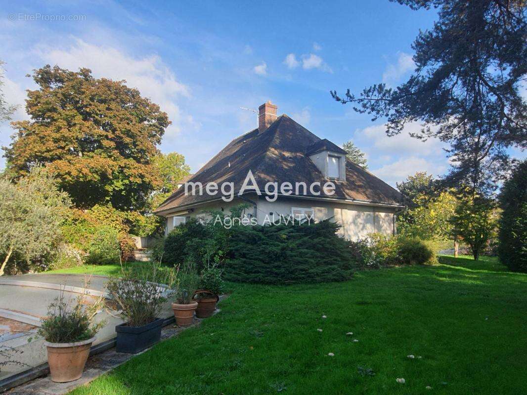 Maison à NERIS-LES-BAINS