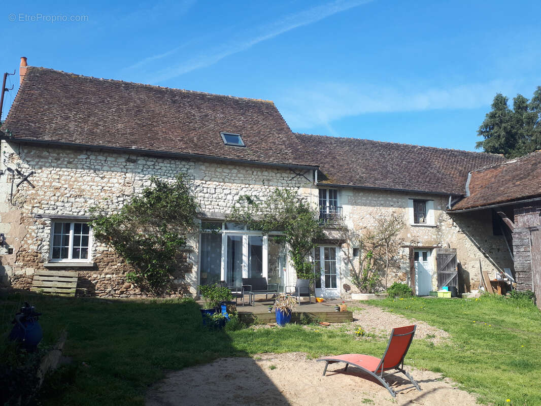 Maison à VAUX-SUR-VIENNE
