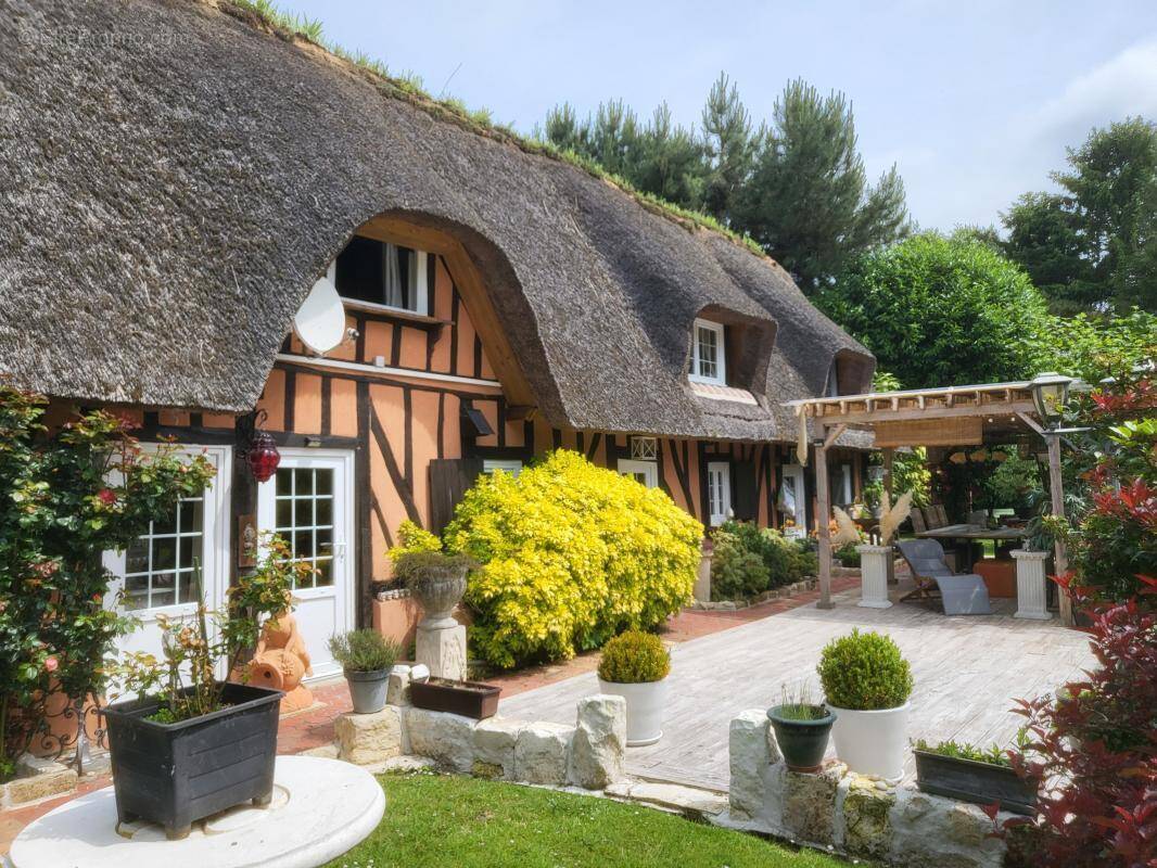 Maison à LE BEC-HELLOUIN