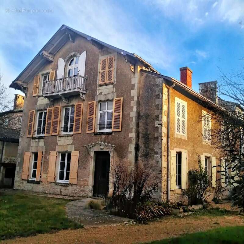 Maison à MIREBEAU
