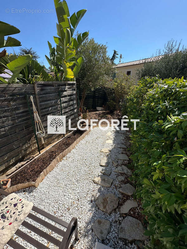 Appartement à SAINT-LAURENT-DU-VAR