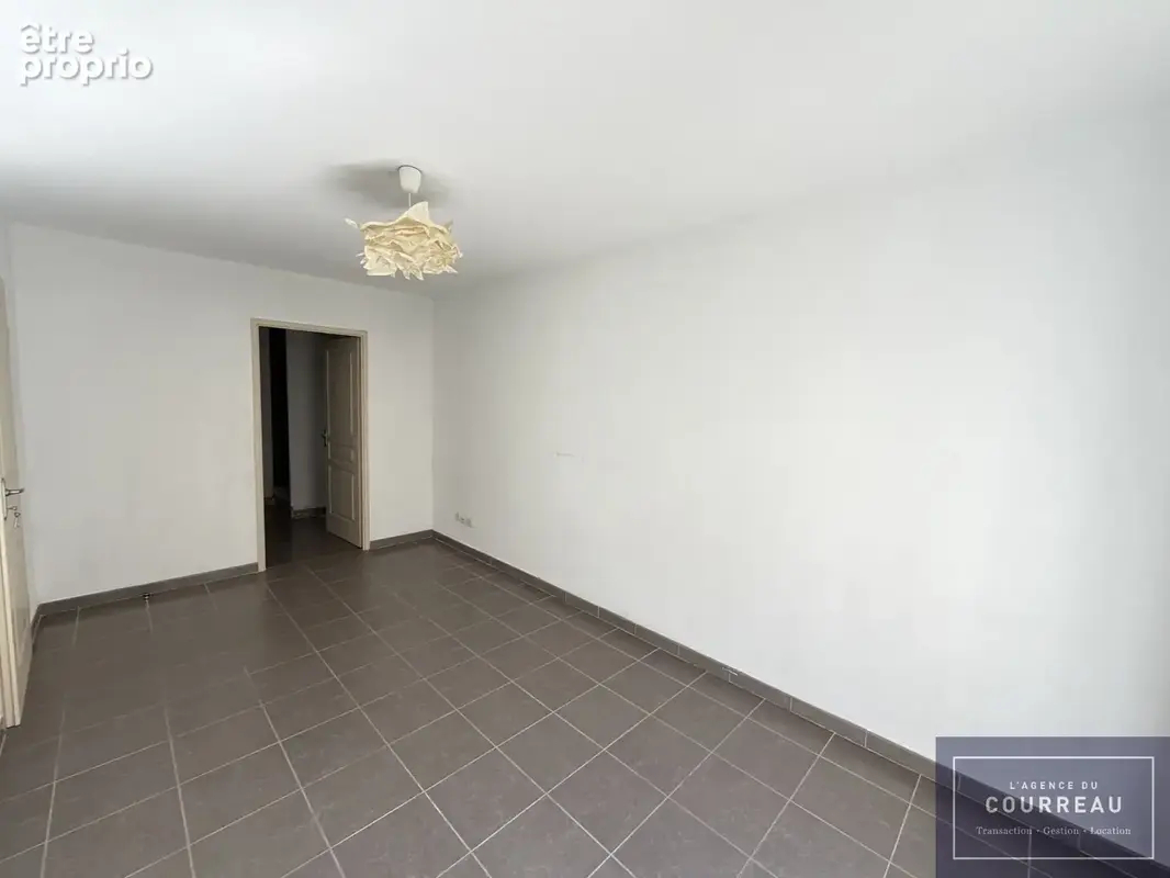 Appartement T2 de 45 m2 avec place de parking   Quartier Figuerolles - photo 7