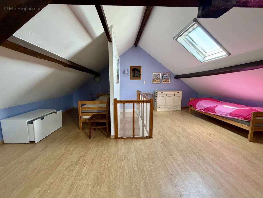 Grand ensemble, entièrement isolé avec 1,4 hectare à vendre près de Remilly - photo 46