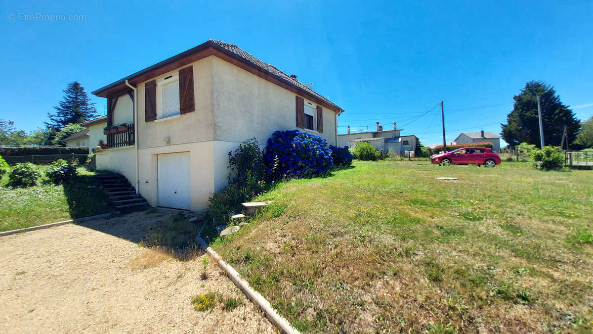 Maison à SAINT-YBARD