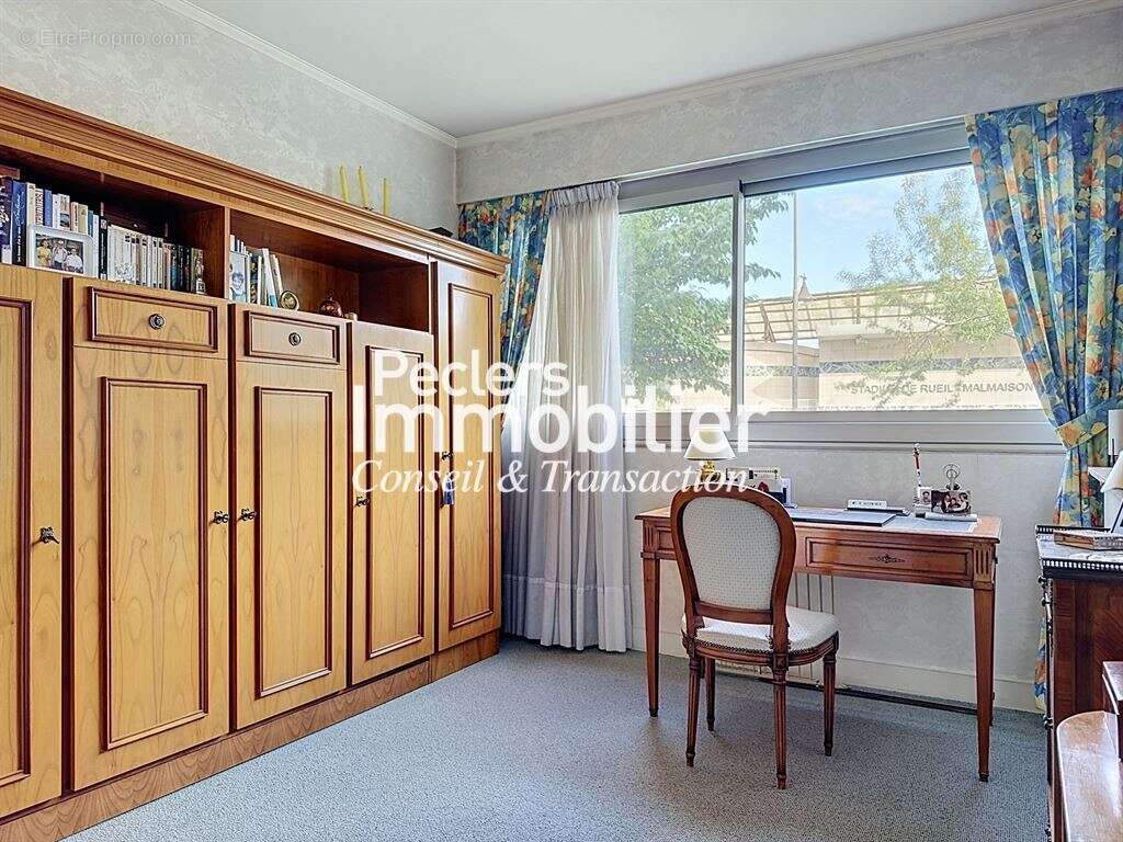 Appartement 2 chambres - Triangle d'Or, entre centre ville et RER - photo 8