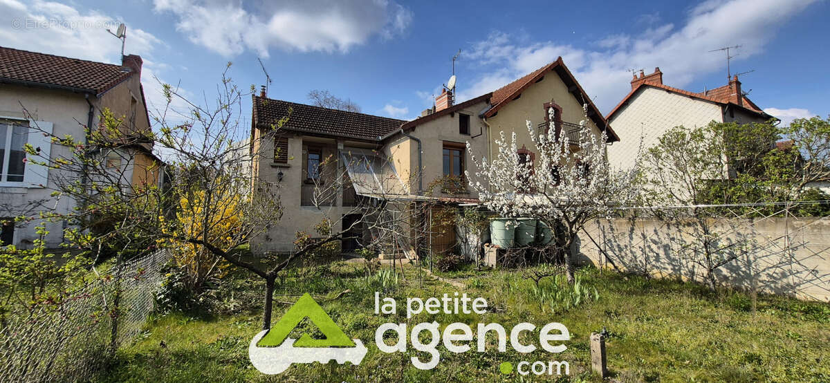 Maison à MONTLUCON