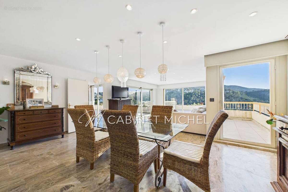 Appartement à MANDELIEU-LA-NAPOULE