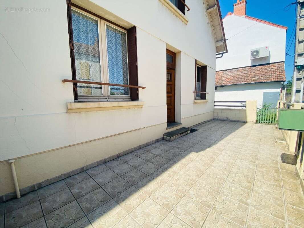Maison à MONTLUCON