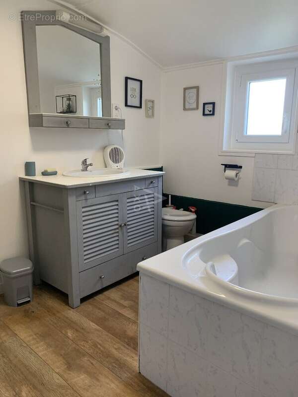 Maison à BRIZAMBOURG