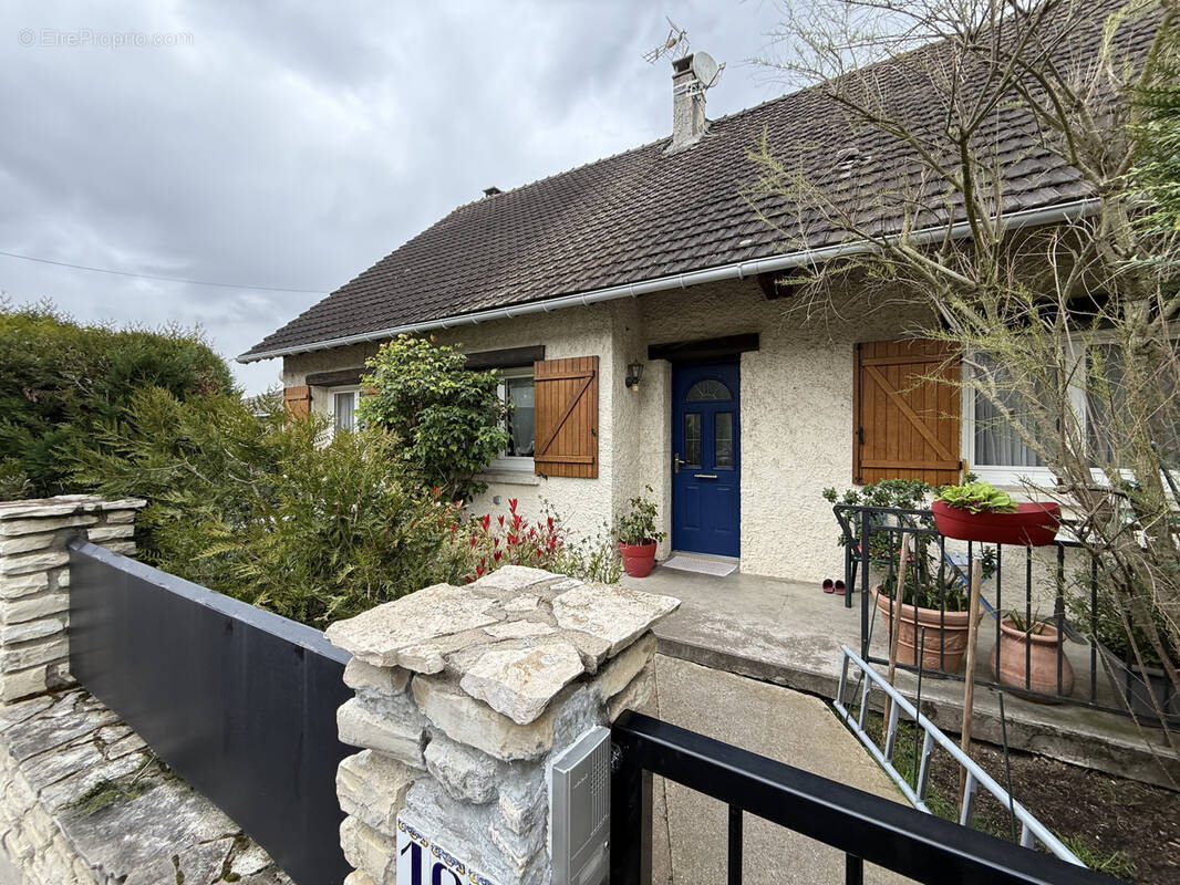 Maison à COMBS-LA-VILLE