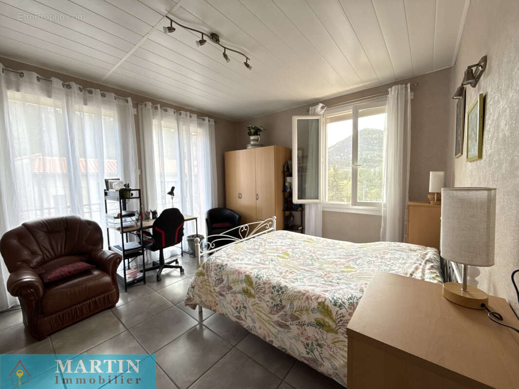 Maison à SAINT-LAURENT-DE-CERDANS